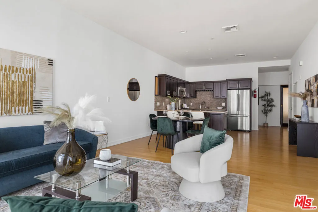 801 S Grand Avenue 1508, Los Angeles, California 90017 home-pic-12